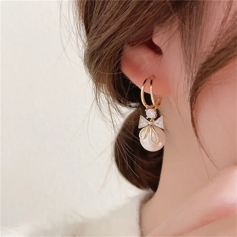 Vintage Flower Drop Earrings – Pearl-Imitation Geometric Design