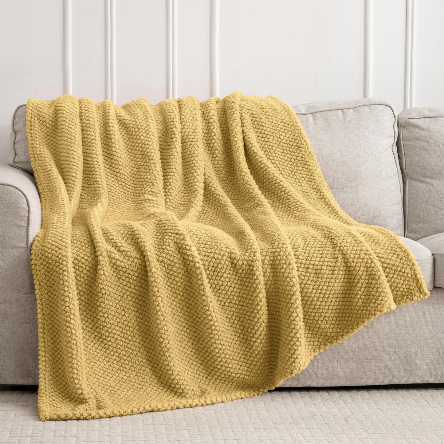 Golden Plush Fleece Blanket – 40x50 Soft 300GSM Flannel Throw - Nanna's Unique Findings