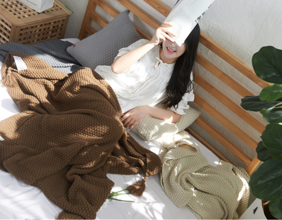 Cozy Fringed Knit Throw Blanket - Rustic Farmhouse Wool Blend